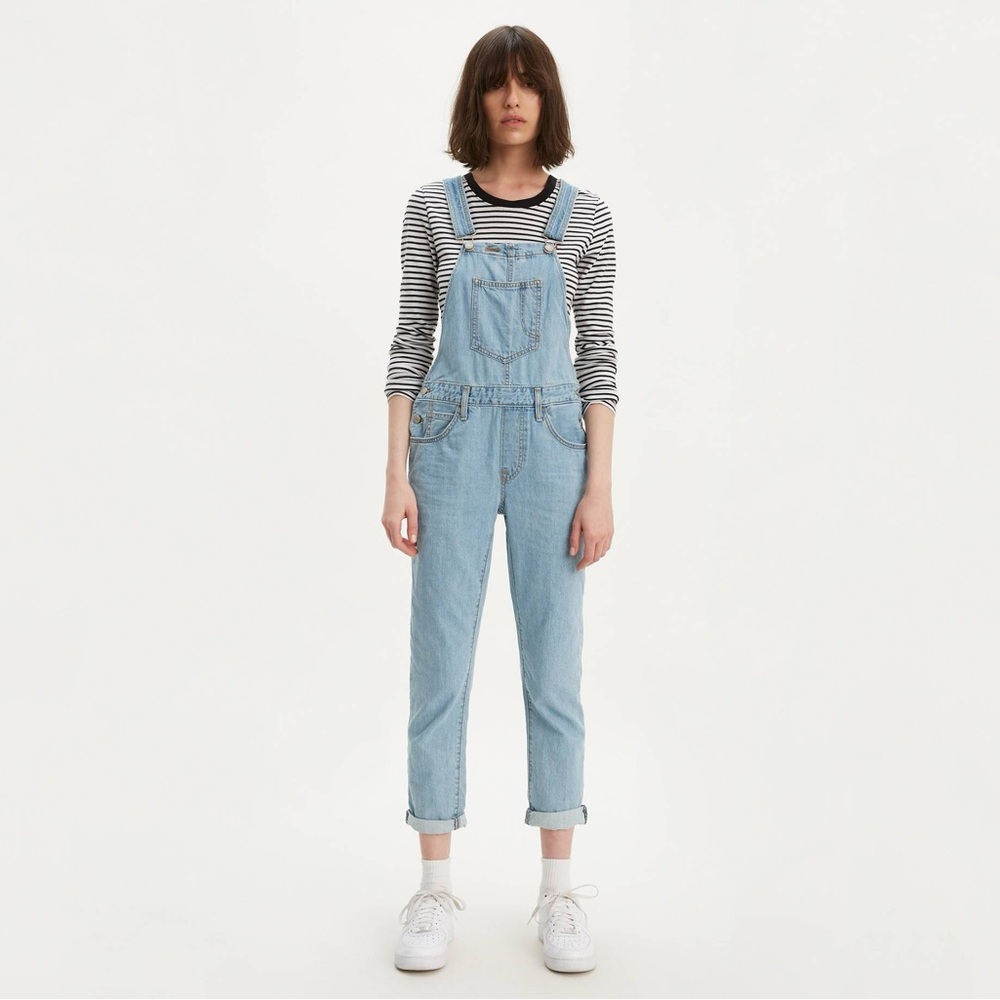 NWOT LEVI’S Classic Bib Overalls, Size Medium